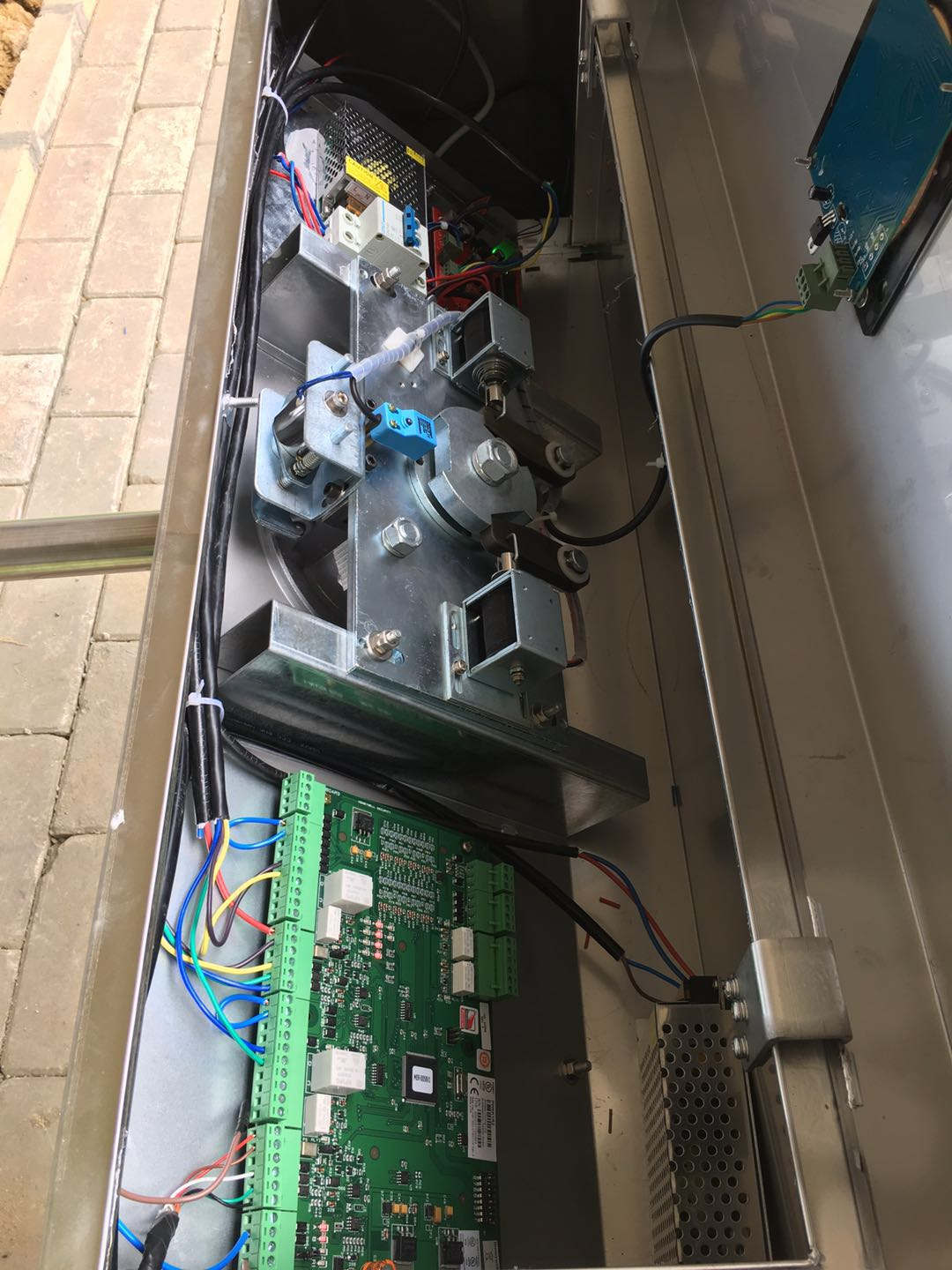 云南站门禁道闸 智慧交通枢纽的安全守护者